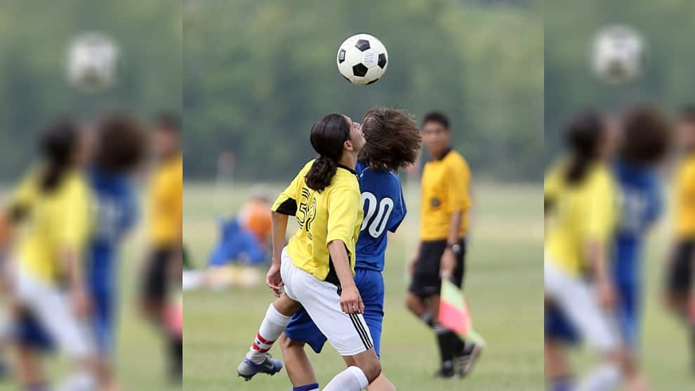 La FA prohíbe cabezazos en el fútbol infantil