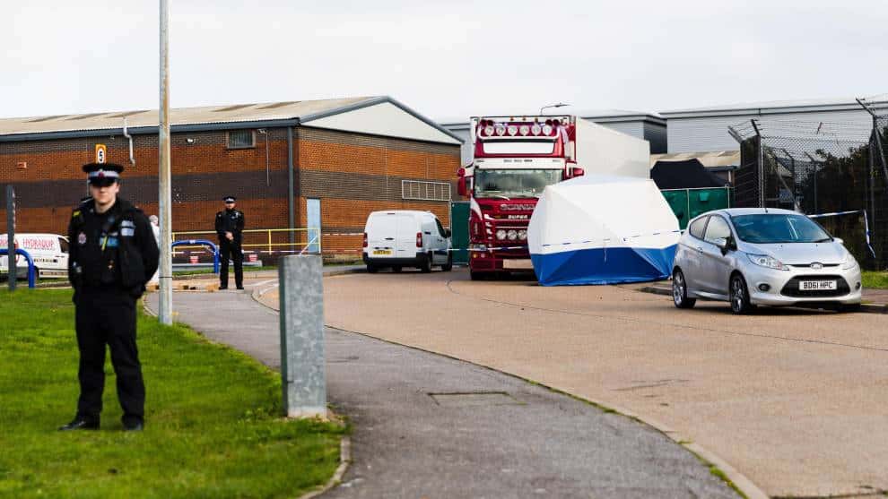Revelan detalles del macabro hallazgo de 39 cadáveres en un camión en Inglaterra
