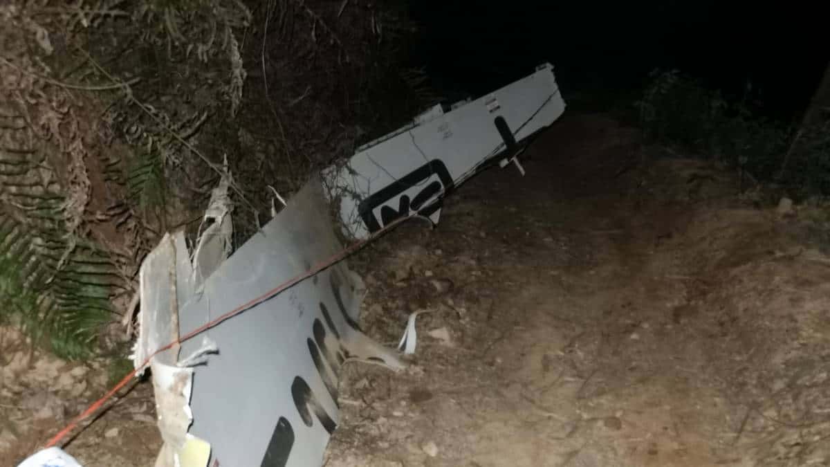 Encuentran caja negra con información del vuelo estrellado en China