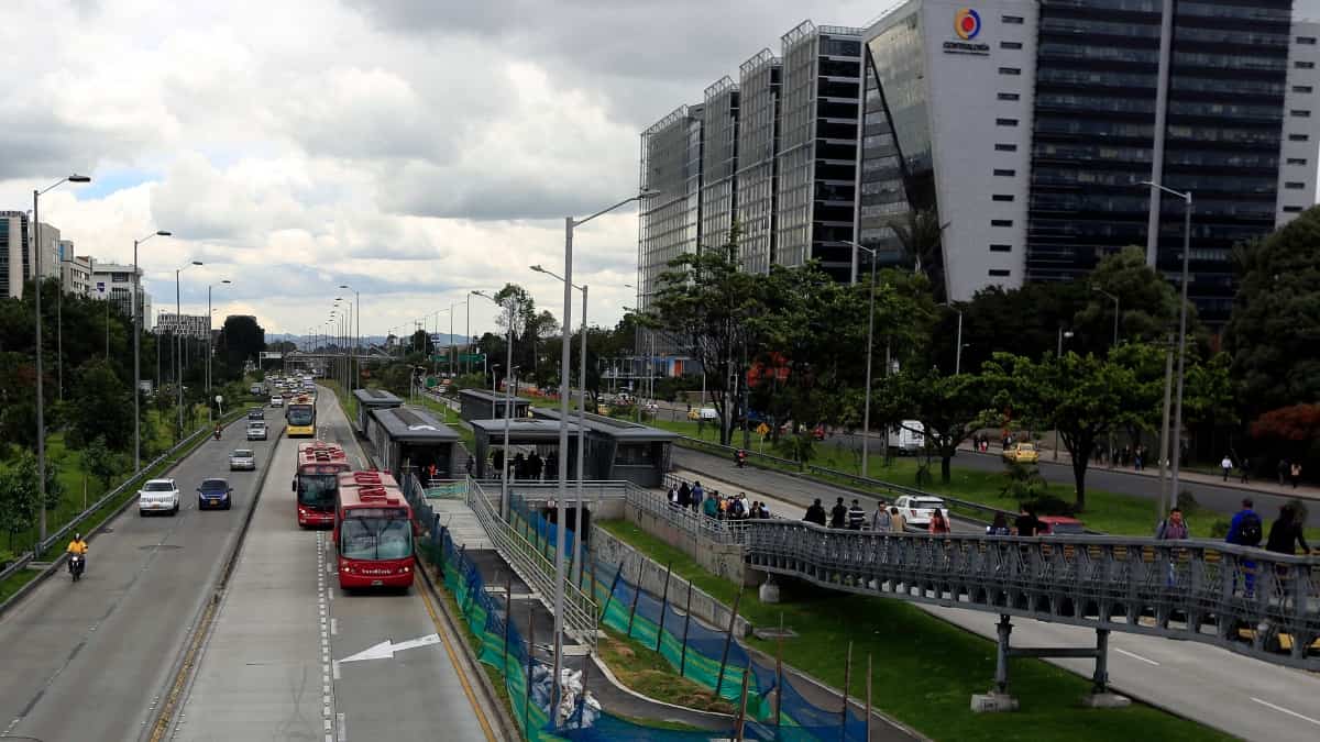 Demolerán puente vehicular en la avenida 68 con calle 26