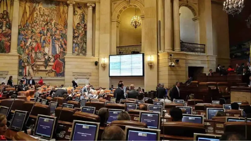 Denuncian presuntas irregularidades en la Cámara de Representantes para el trámite de la Reforma Laboral