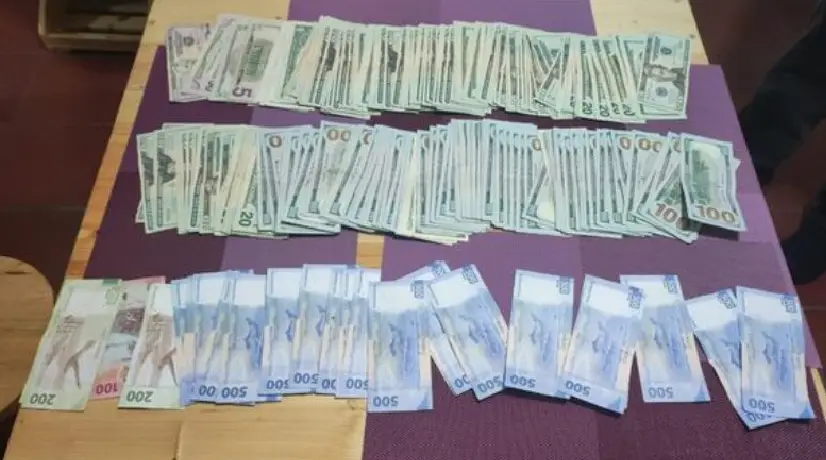 Foto: Policía Metropolitana de Bogotá Camarera escondió dinero roba en alcantarilla