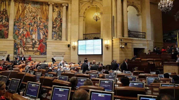 Reforma tributaria 2026: Gobierno busca más ingresos y la oposición exige recorte de gasto