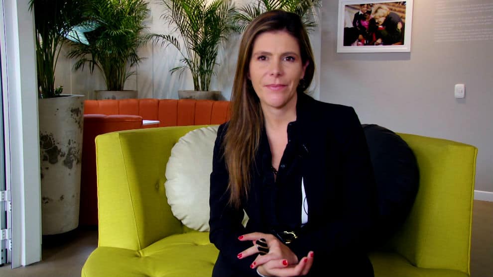 María Carolina Hoyos invita a los colombianos a caminar vestidos de humanidad