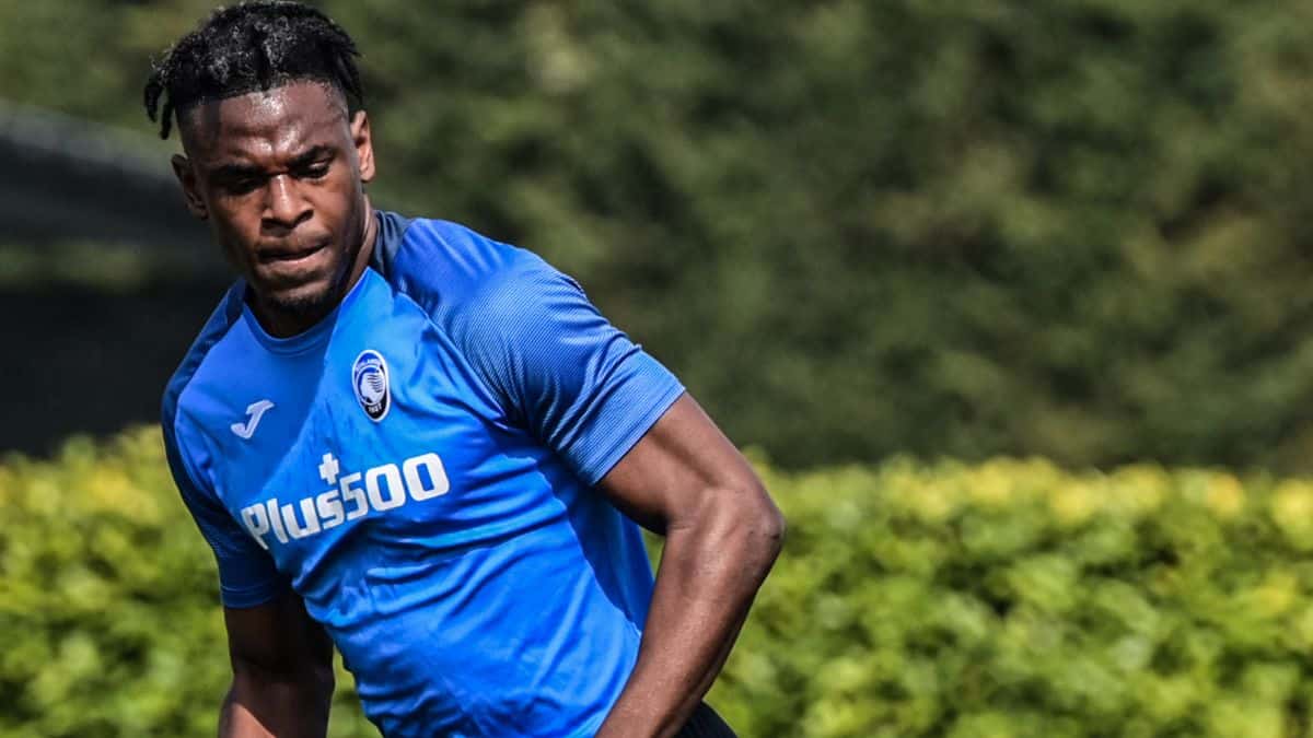 Duván Zapata recibe elogios de Fabio Capello