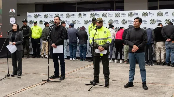 Golpe a banda criminal "Los de la Tercera", involucrados en tráfico de drogas en Usme Golpe a banda criminal "Los de la Tercera", involucrados en tráfico de drogas en Usme