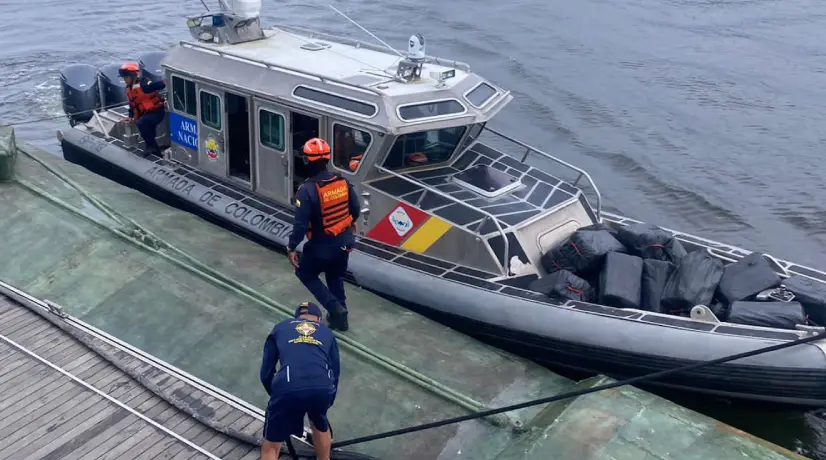 Incautan cargamento de cocaína en semisumergible de un narcotraficante de Nariño