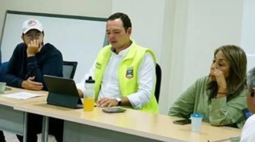 Carlos Marín, alcalde de Manizales, llegó a Colombia tras polémica por Nevado del Ruiz
