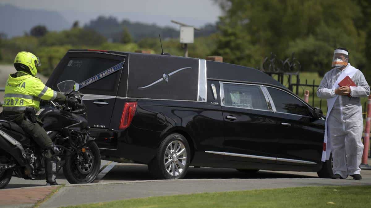 Carlos Holmes Trujillo