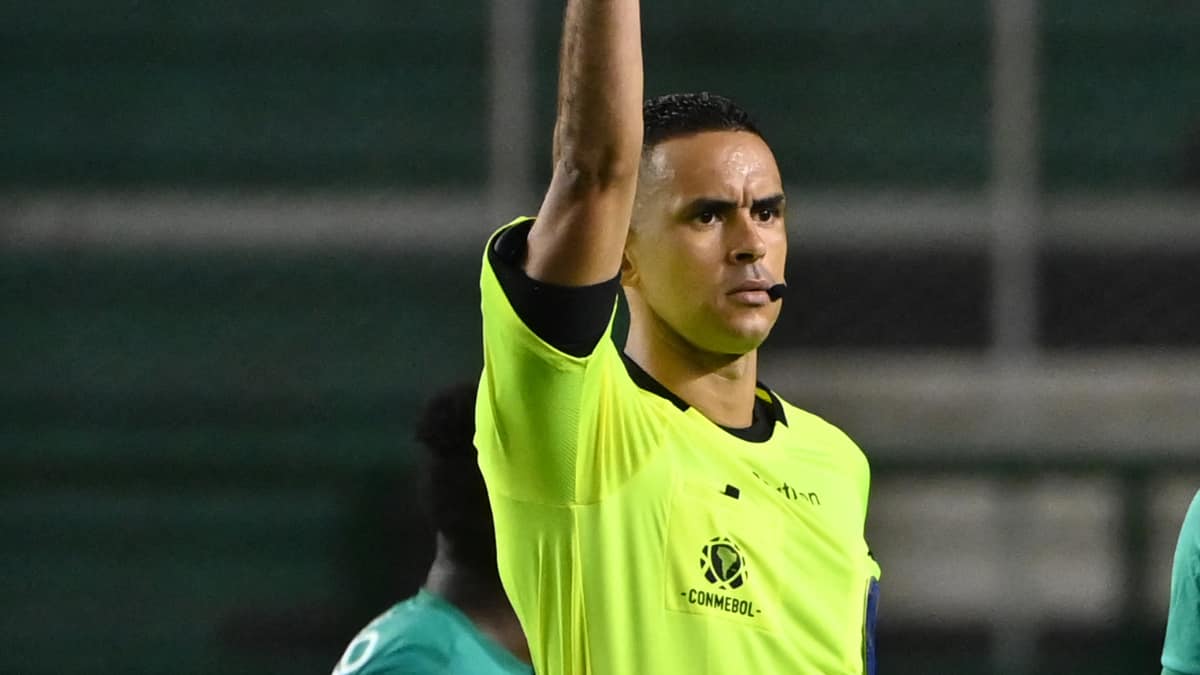 Los árbitros colombianos que tendrán escarapela FIFA para 2022