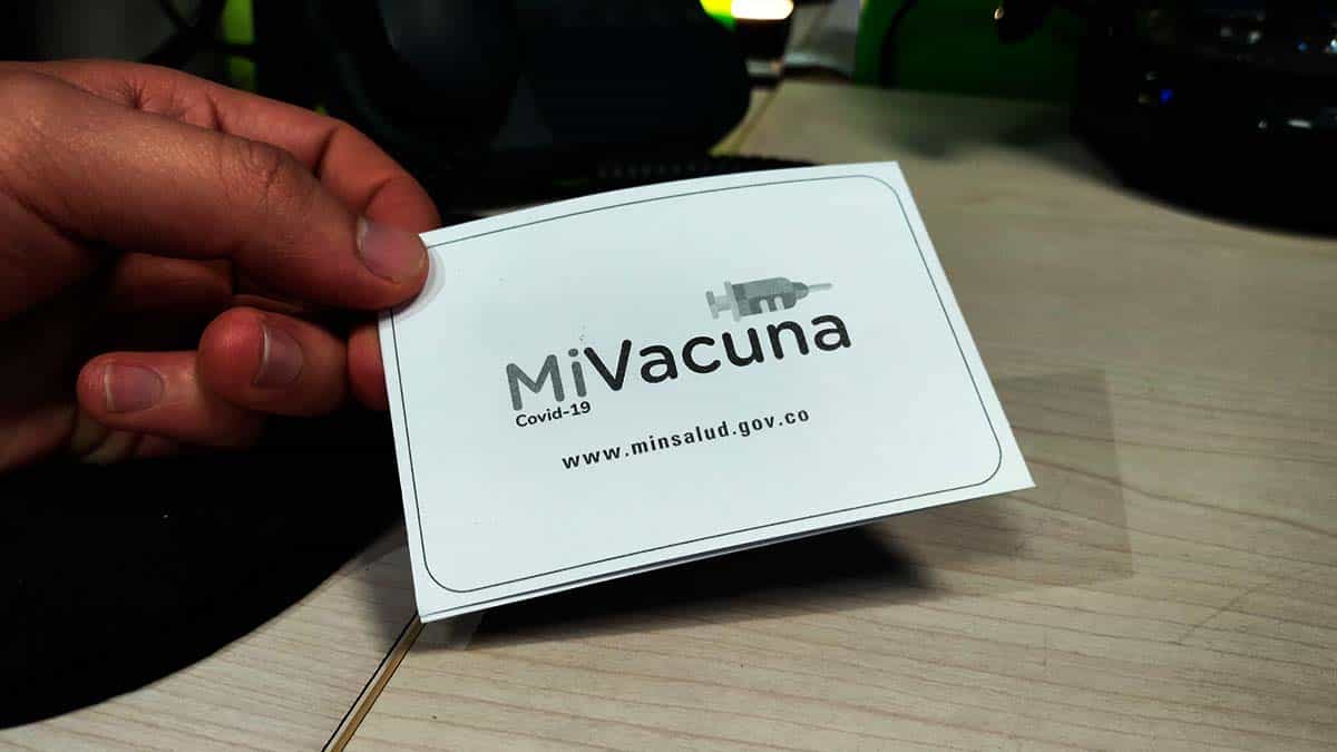 MinSalud informa que carné de vacunación o prueba PCR serán requisito para ingresar a Colombia