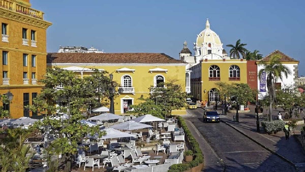 Cartagena cambia políticas que regulan aforos en bodas y convenciones
