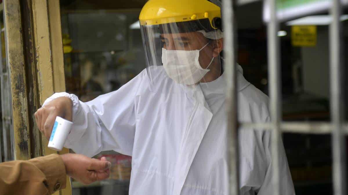 Bogotá registró más de 3.000 casos diarios de covid este viernes