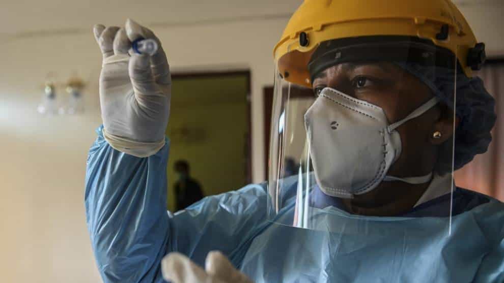 Cifra de nuevos recuperados por covid superó a la de casos diarios este viernes