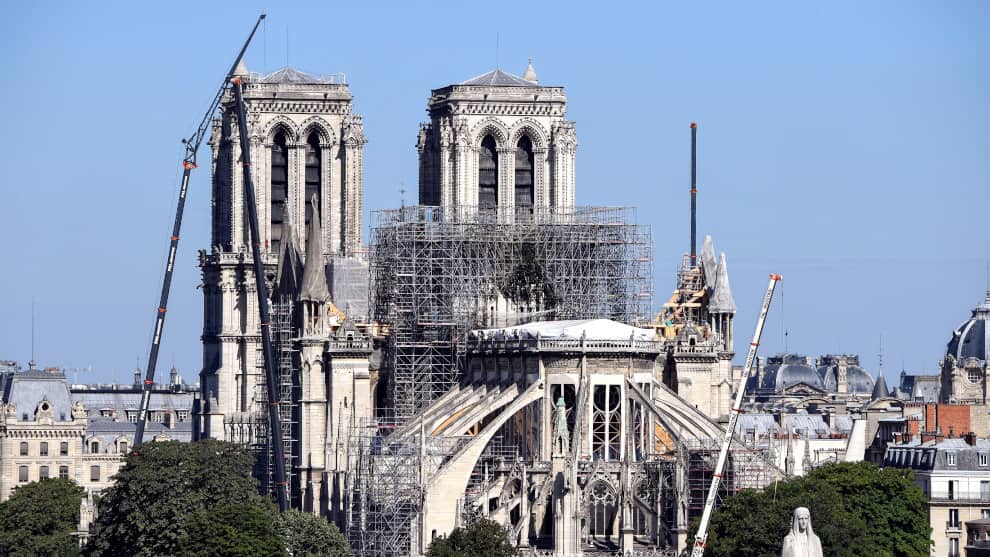 Varias toneladas de plomo se fundieron durante el incendio. Foto: AFP