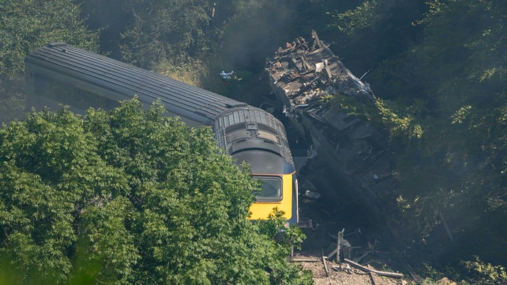 Tren descarrilado en Escocia