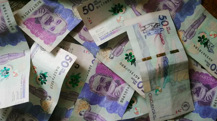 Apostó los números de la placa de su carro en la lotería y ganó más de $1.100 millones