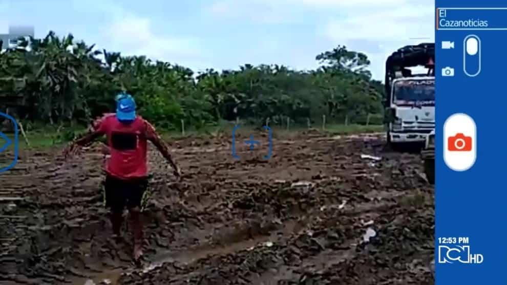 El Cazanoticias: denuncian carretera llena de lodo en Sitionuevo, Magdalena