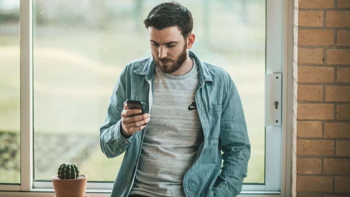 La tecnología que permite manejar el celular con los ojos