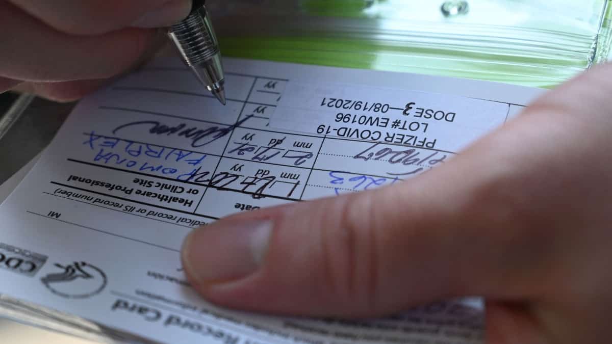 Mercado negro de certificados covid prende las alarmas en el mundo