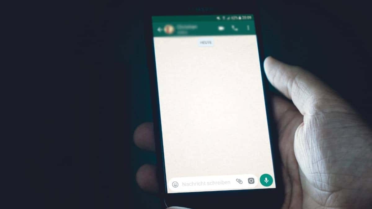 Niña envió fotos a hombre que se hacía pasar por amiga