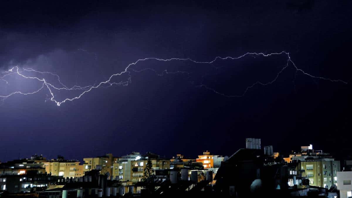 Tormenta de verano en Chile deja inundaciones y daños de agua potable