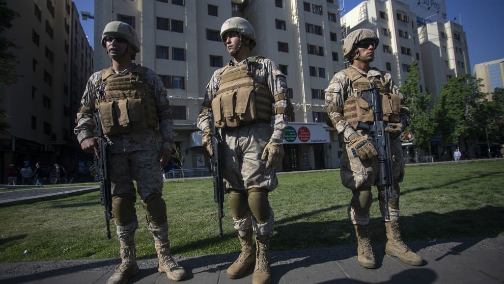 Fuerzas Armadas chilenas llaman a reservistas para apoyar en crisis por protestas