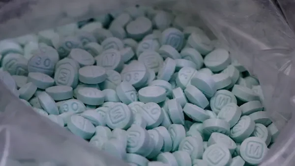 Estados Unidos y China iniciaron conversaciones para combatir producción de fentanilo