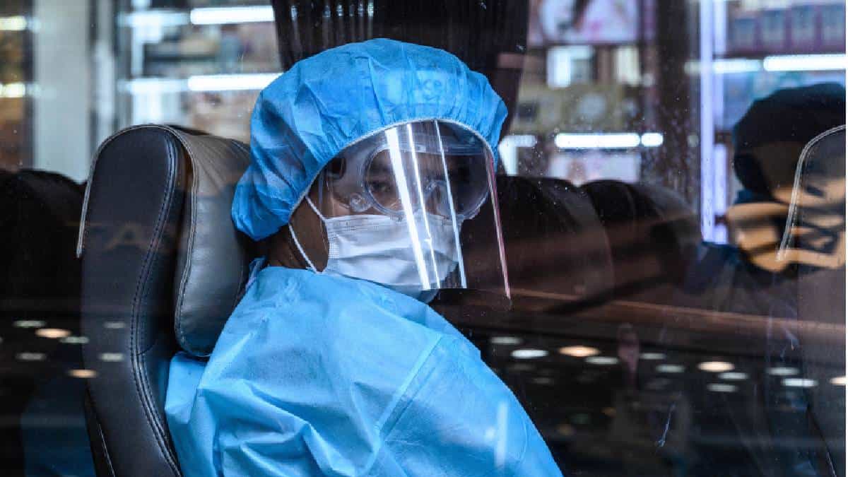 Miles de habitantes de un barrio de Hong Kong entrarán en confinamiento por covid-19