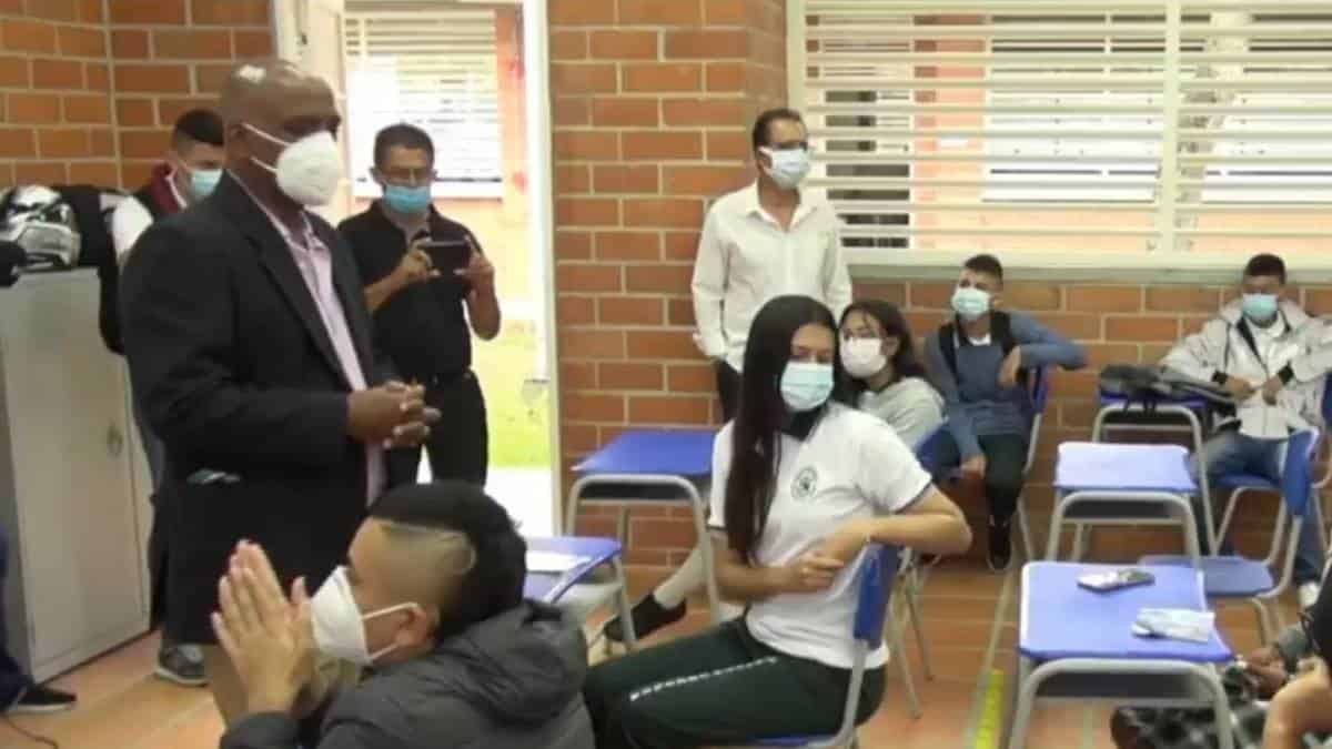 Ordenan suspender clases presenciales en Cali por falta de garantías en ...