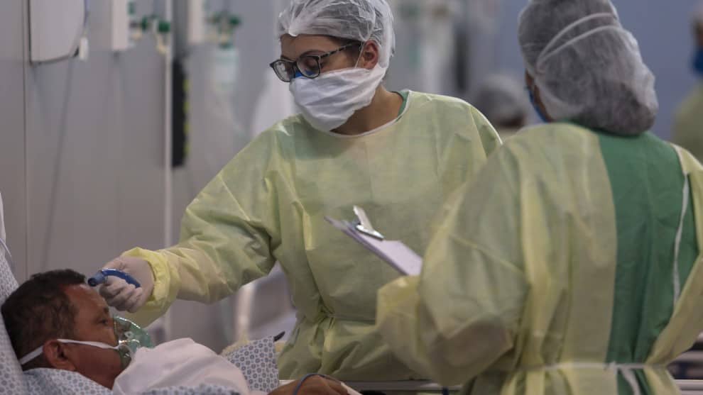 Brasil recomienda uso de cloroquina para tratar casos leves de covid-19