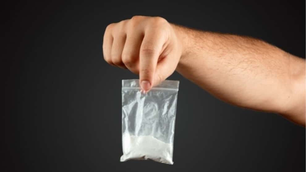 Hombre pasó un año en la cárcel por posesión de cocaína y descubren que realmente llevaba leche en