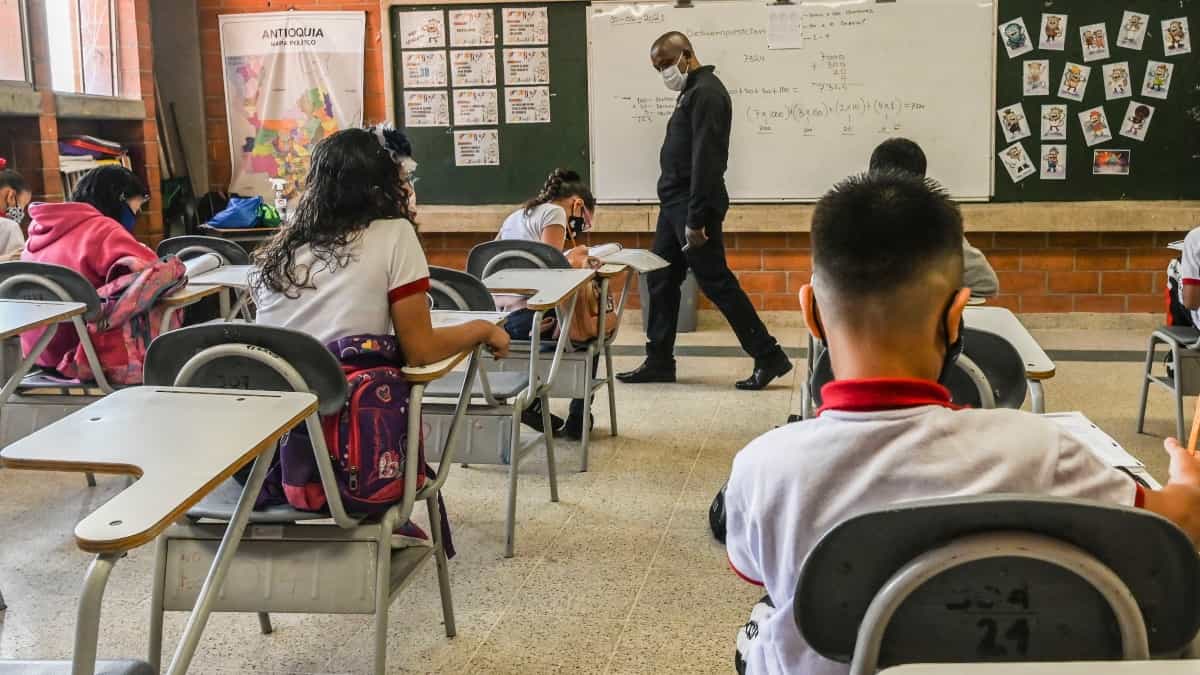 Foto: AFP / ¿Cómo consultar si consiguió un cupo para colegios distritales en 2022?