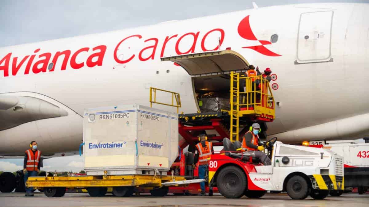 Colombia recibe 204.000 dosis de la vacuna anticovid de AstraZeneca