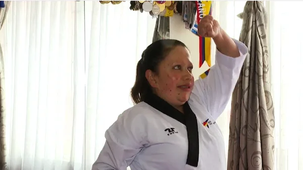 Golpeando obstáculos: la colombiana que recorre el mundo gracias al taekwondo