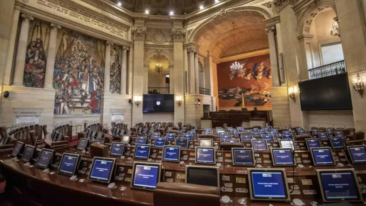Bancada de paz pide aumentar presupuesto para víctimas