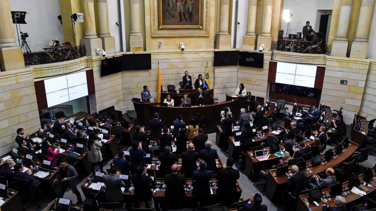 ¿Por qué los congresistas se niegan a volver a la presencialidad?