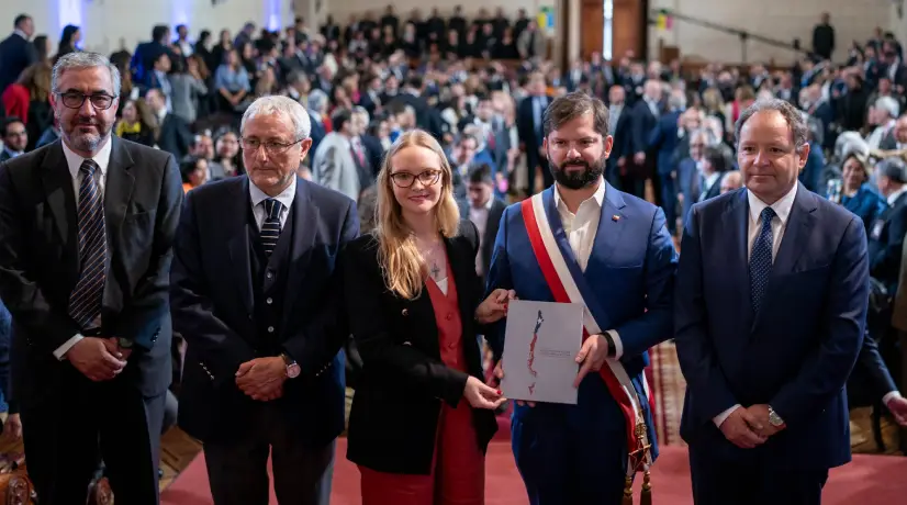 Presidente de Chile convocó plebiscito por nueva propuesta de Constitución