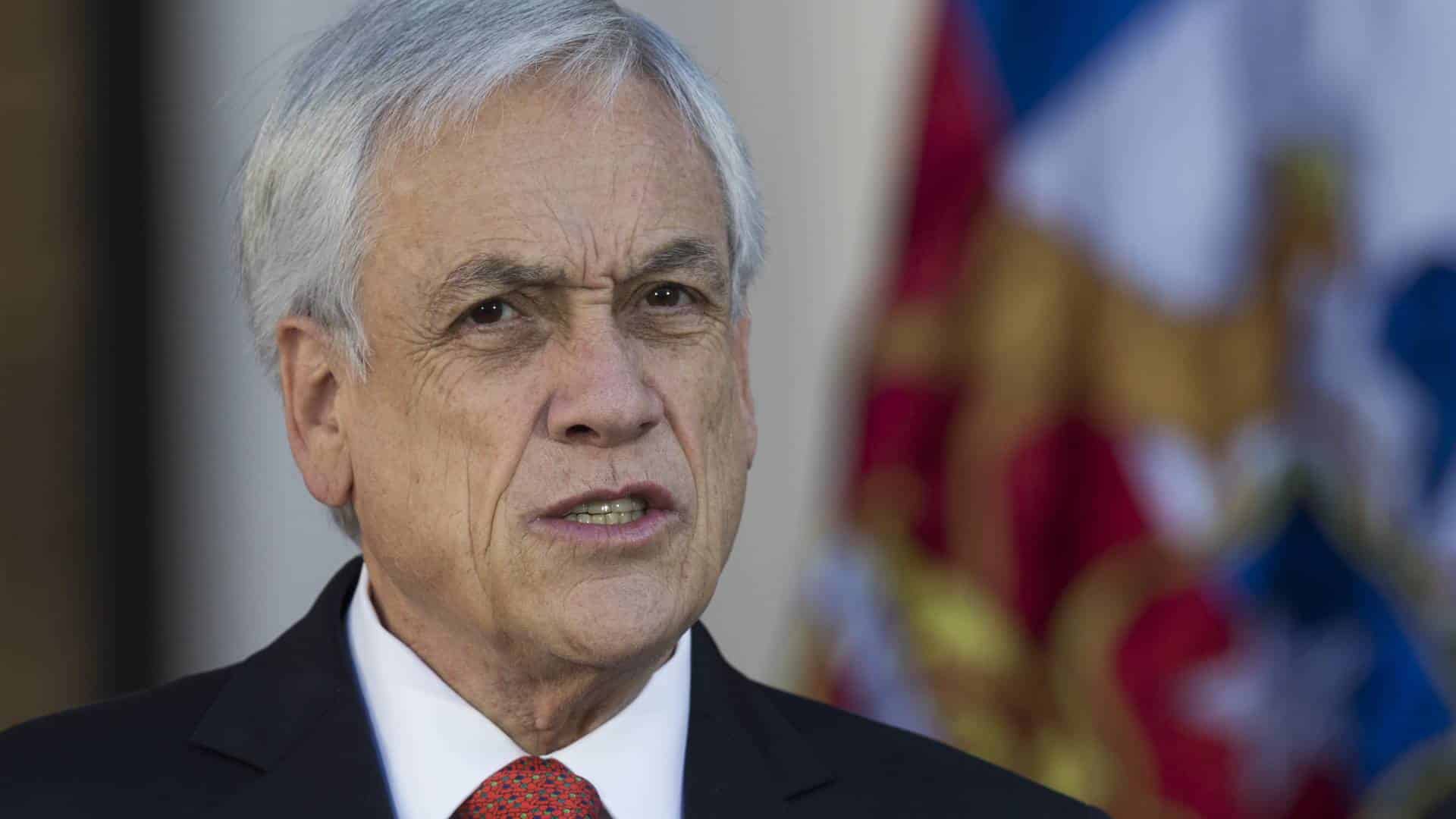 El mandatario explicó en la entrevista que su propuesta debe ser "discutida" junto al proyecto de ley de Bachelet. Foto: AFP