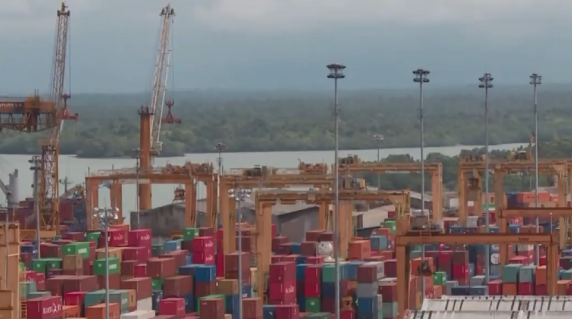 Contraloría alerta por revisión del TLC con EE. UU.