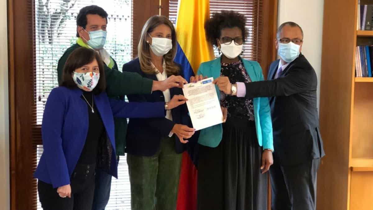 Gobierno y Ecopetrol firman convenio para desarrollo de tecnologías