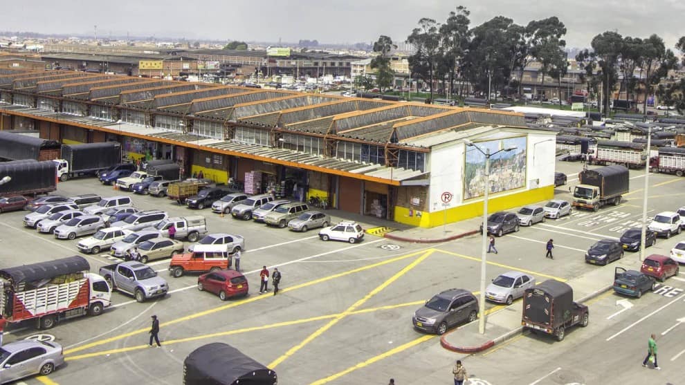 A pesar de las medidas por covid-19, continúa la venta informal en Corabastos