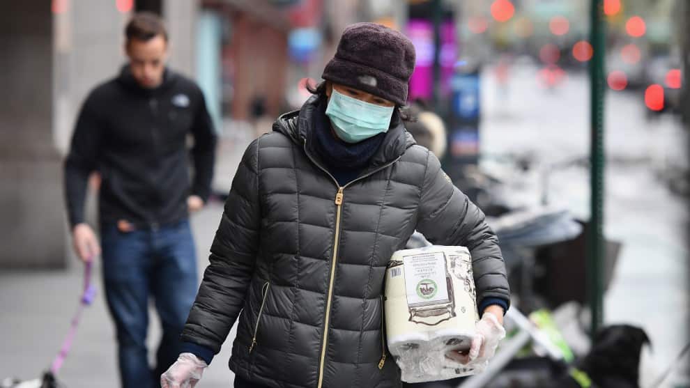 Nueva York registra más de 600 muertes en 24 horas por coronavirus