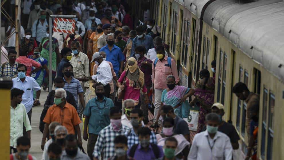 El coronavirus "estará entre nosotros durante un tiempo": OMS