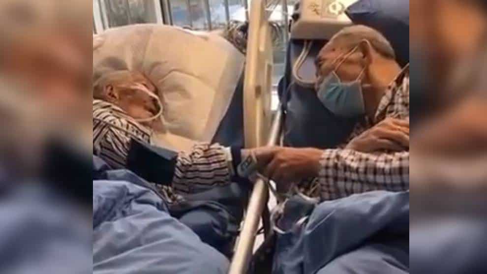 Conmovedora escena de amor en tiempos de coronavirus. Foto: Twitter