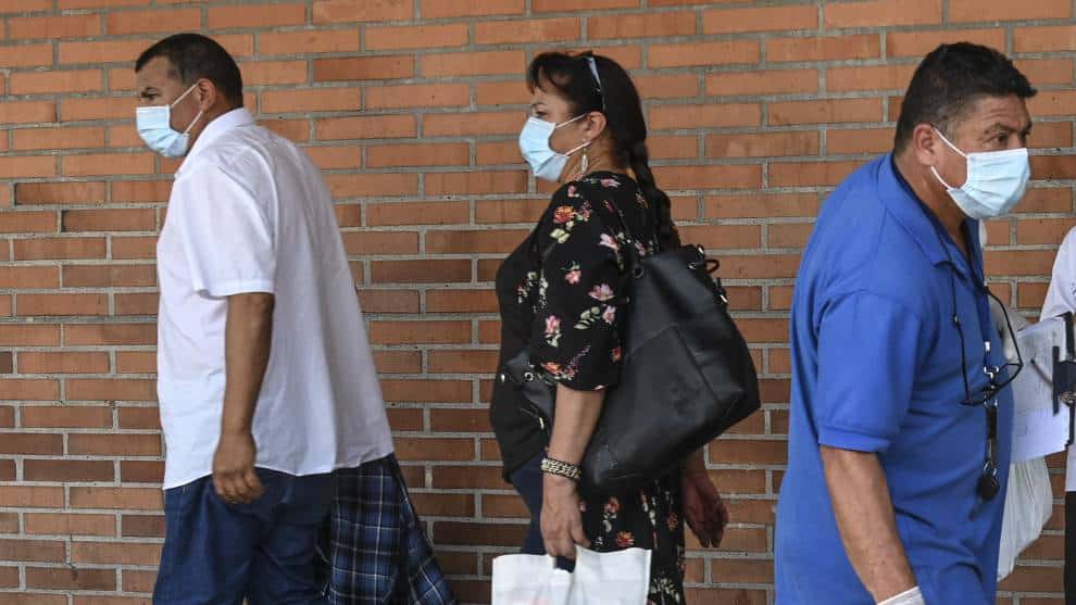 Foto: AFP Minsalud confirma cuarta muerte por coronavirus en Colombia