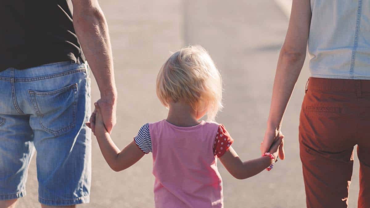 Los gastos que implica tener un hijo en Colombia