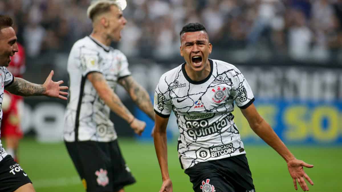 Víctor Cantillo gol con Corinthians ante Fortaleza Brasileirao