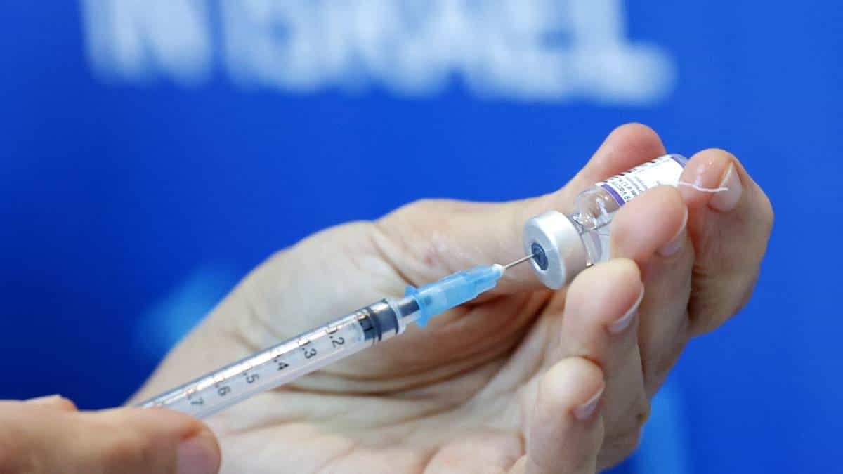 Estudio israelí asegura que inmunidad aumenta con cuarta dosis