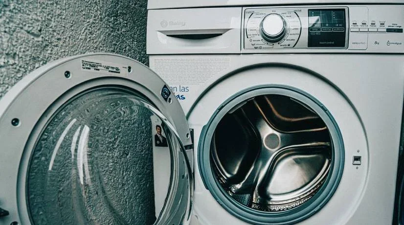 ¿Cómo cuidar y limpiar la lavadora para evitar mugre?